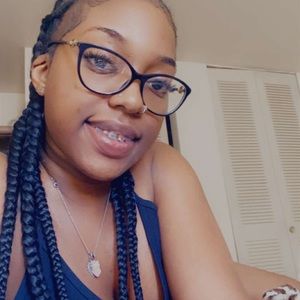 Meet your Posher, Issa